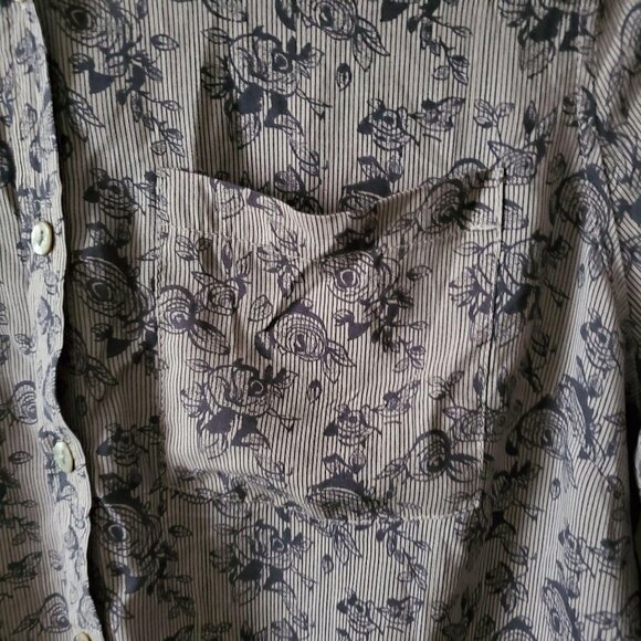 About A Girl Women’s Button-Down Roll Tab Long Sleeve Floral Gray Blouse Large - Picture 5 of 13